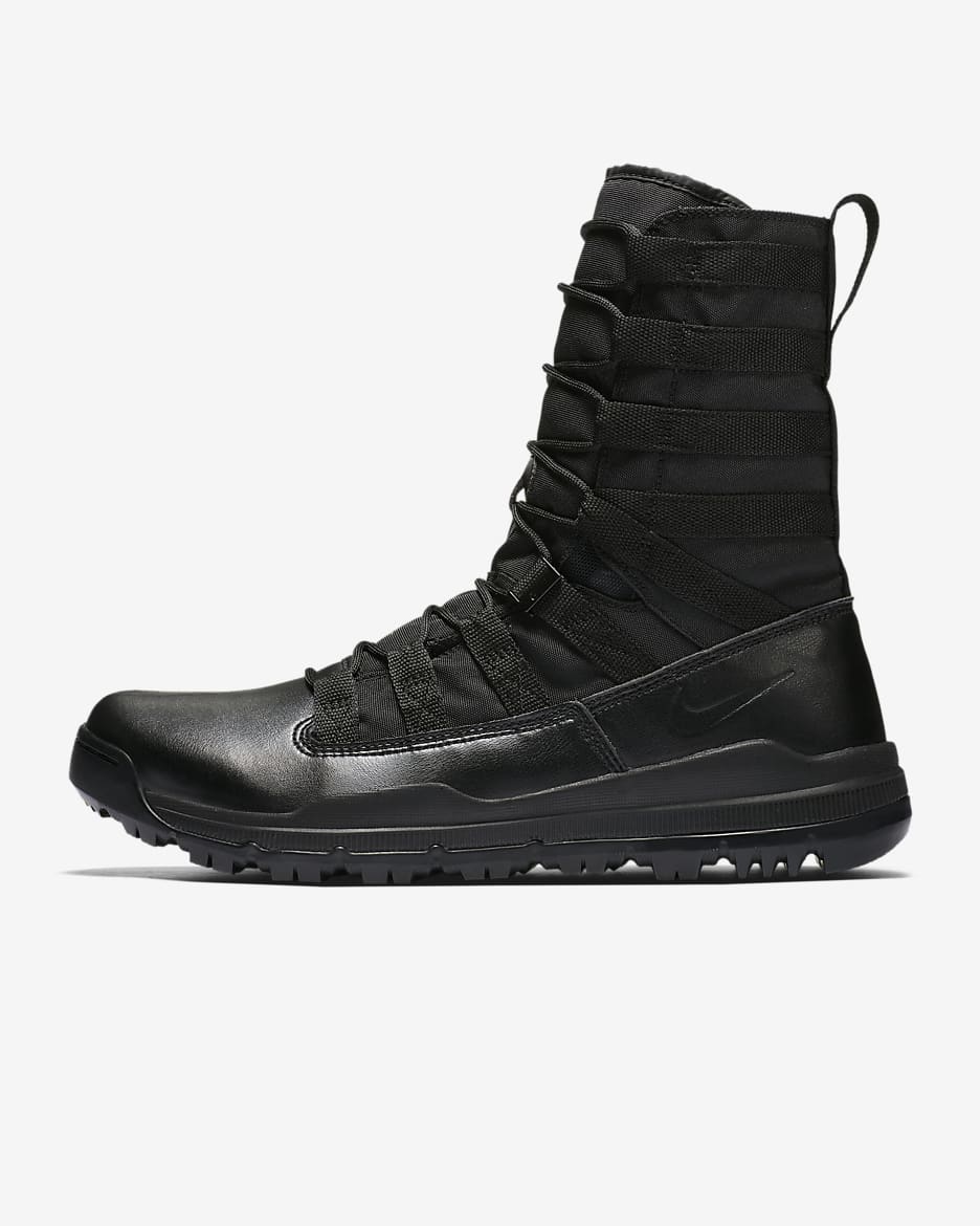 Nike combat boots canada on sale